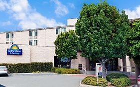 Days Inn & Suites By Wyndham Fullerton